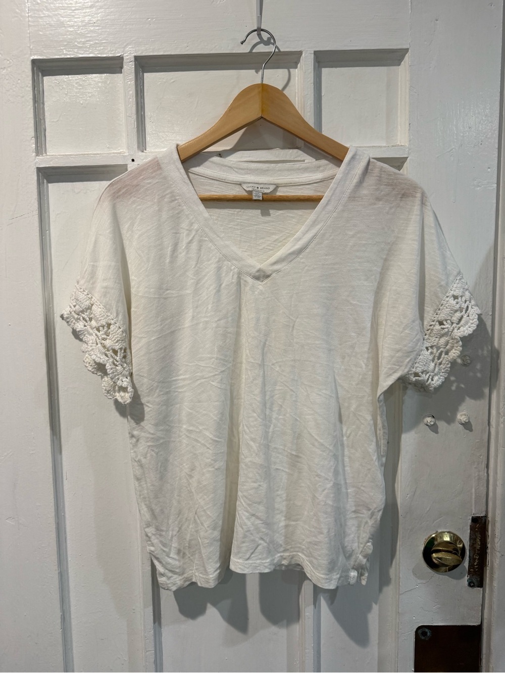 Lucky Brand White V-Neck Crochet Sleeve Tee